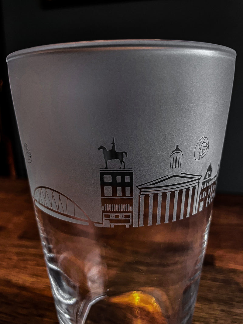 Glasgow skyline beer glass